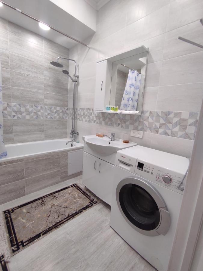 Уютная Квартира-Студия Жк Lotus Terrace Leilighet Almaty Eksteriør bilde